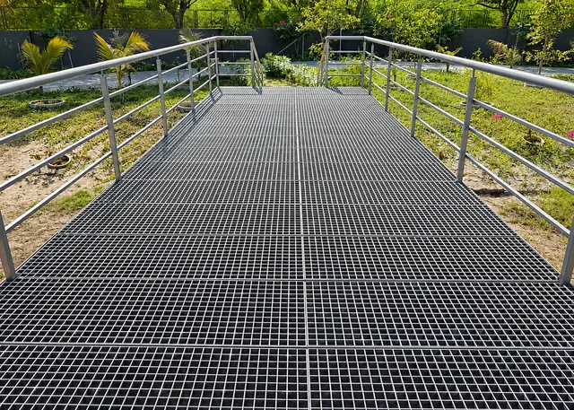 FRP grating walkway with railings