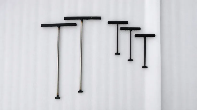 T-bar lifting keys in several sizes
